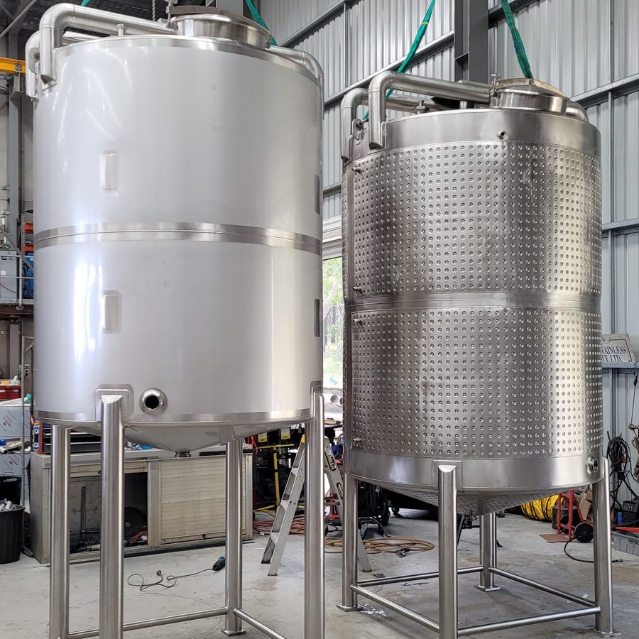 https://carlsonstainless.com.au/wp-content/uploads/food-beverage-manufacturing-tanks.jpg